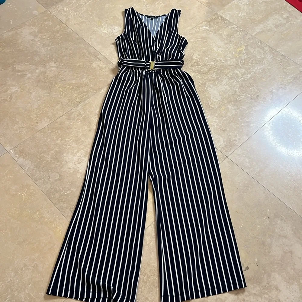 💕Cute one piece 💕 - Picture 4 of 5